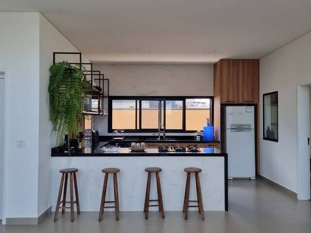 Casa para Venda em São José dos Campos - 2