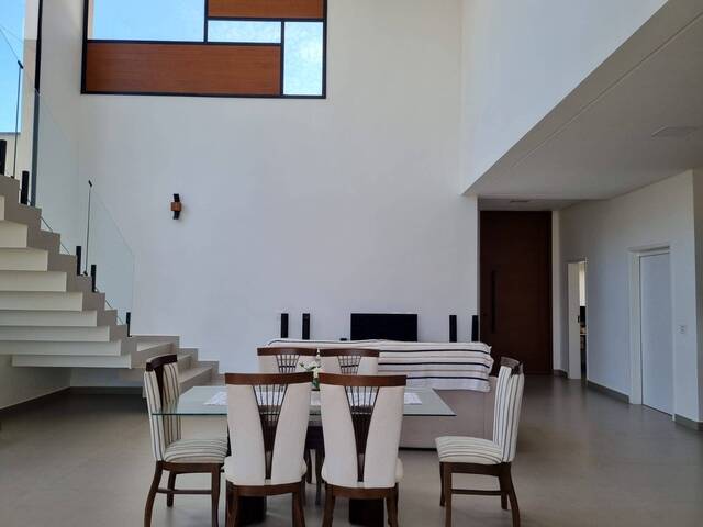 Casa para Venda em São José dos Campos - 5