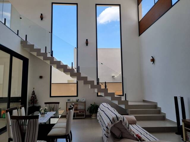 Casa para Venda em São José dos Campos - 4